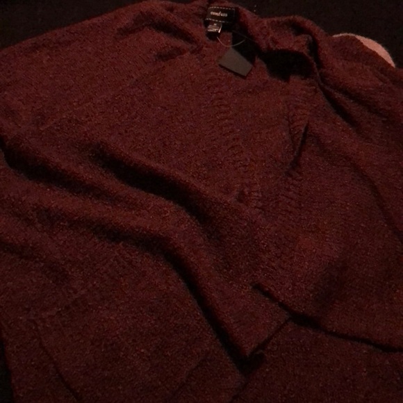 Nice warm sweater with fitted sleeves - Picture 2 of 2